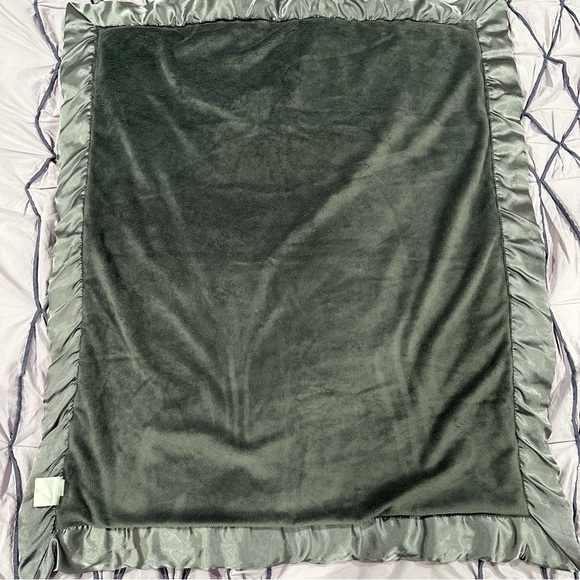 Bundle of 3 Baby Blankets: Little Giraffe, HB and Bunnies By The Bay - Picture 9 of 16